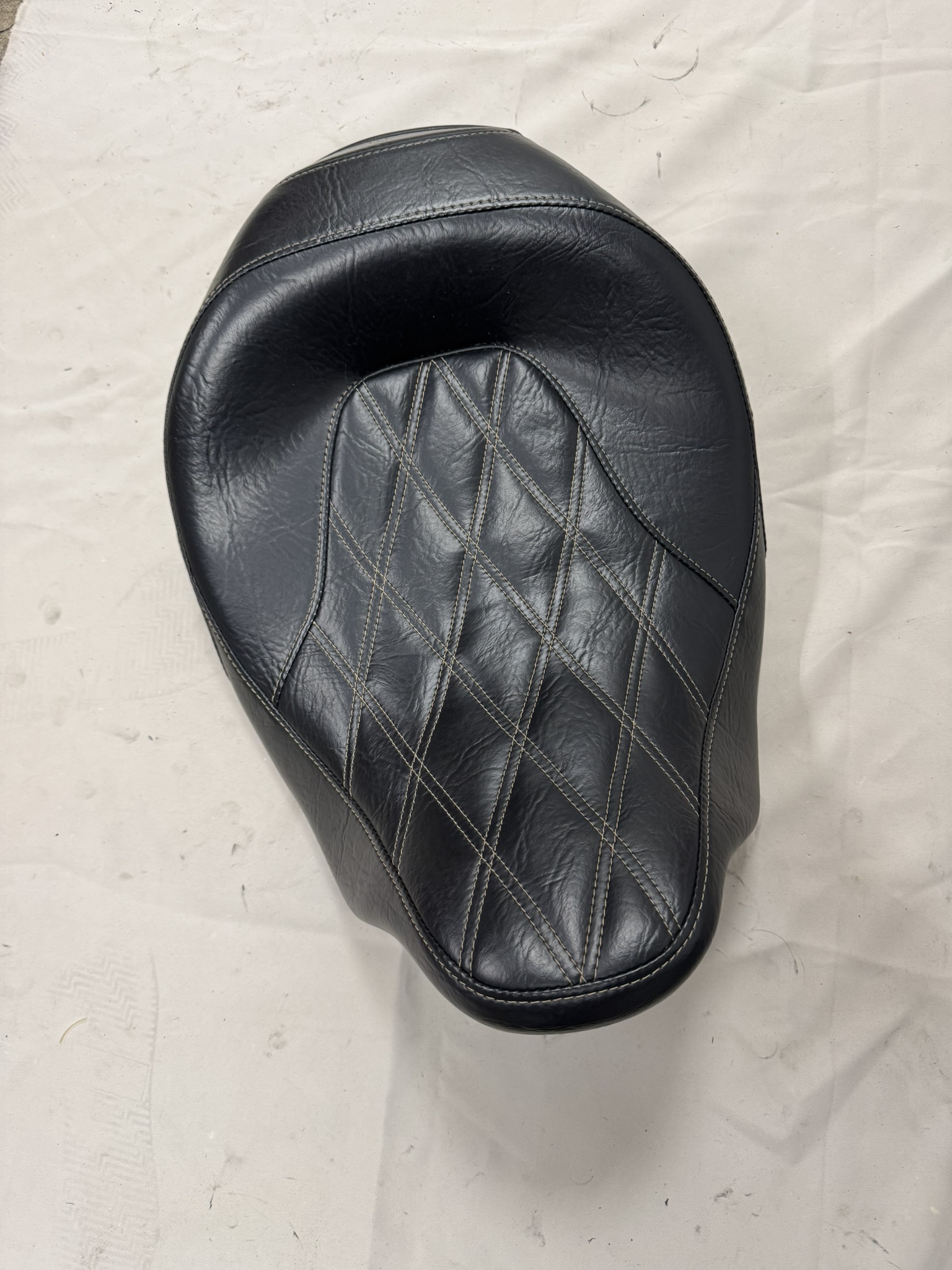 Harley-Davidson Low Profile Touring Seat Diamond Pattern Mahogany Brown (2009-2023) 52000057