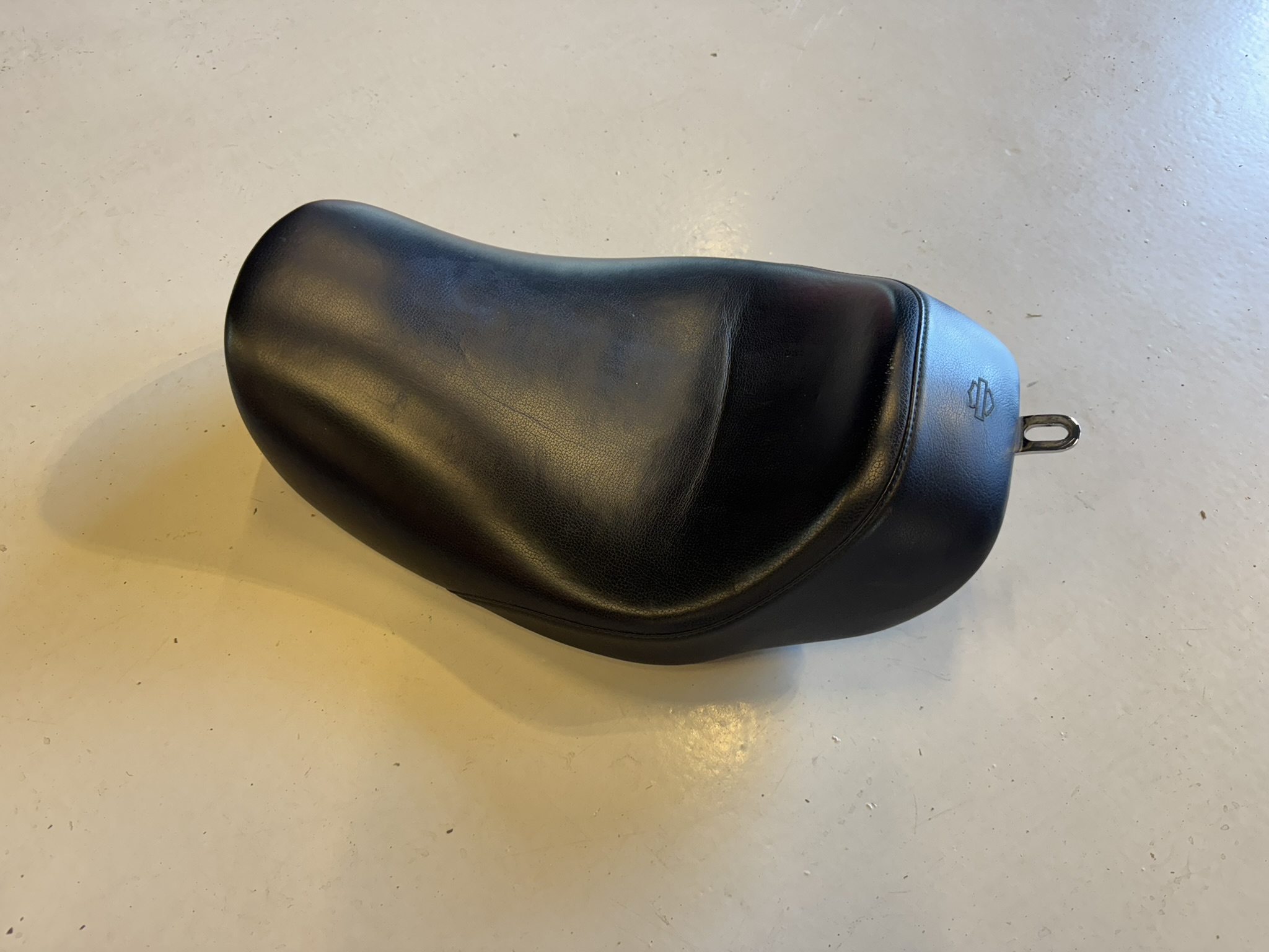Harley-Davidson Dyna Solo seat (2006-2017)