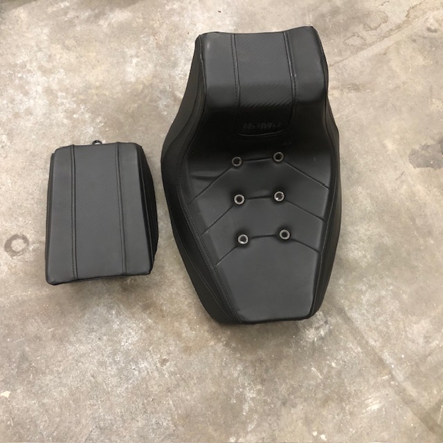 Bevel zadel voor de Harley-Davidson Fat Bob 2018-up