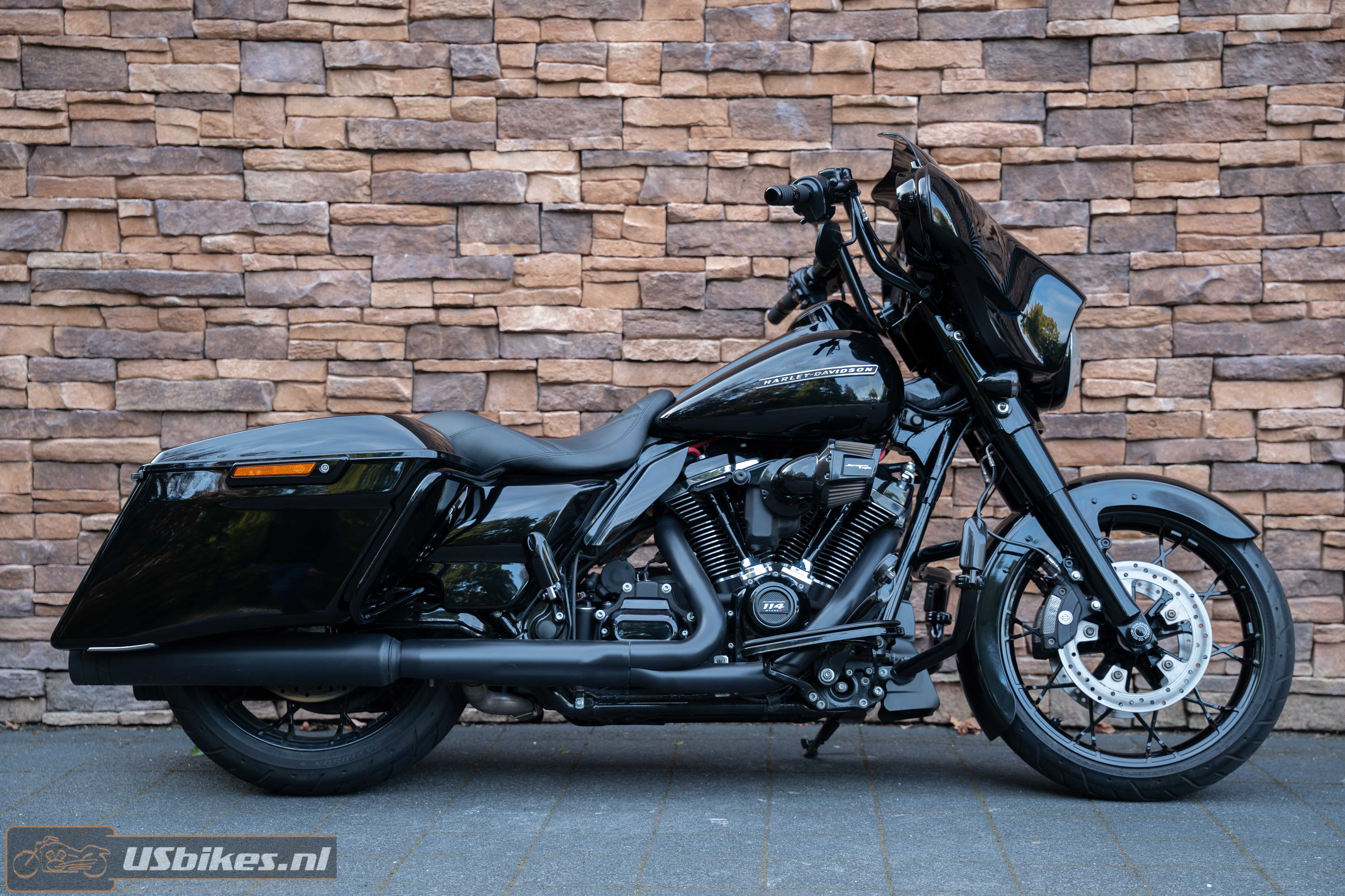 2020 Harley-Davidson FLHXS Street Glide Special 114 M8 black edition