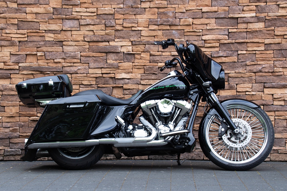 2011 street glide motor