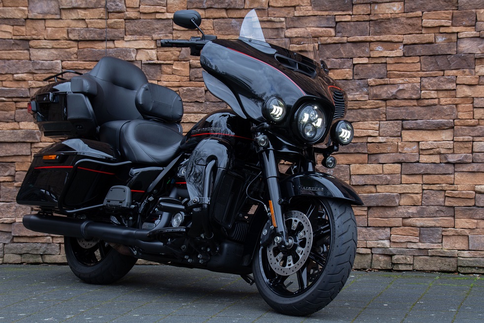 2020 Harley-Davidson FLHTK Ultra Limited M8 114 blacked out DL