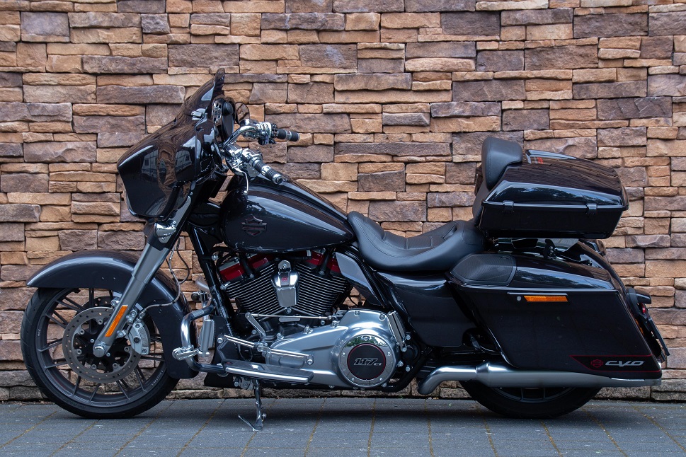 2020 Harley-Davidson FLHXSE CVO Street Glide117 L