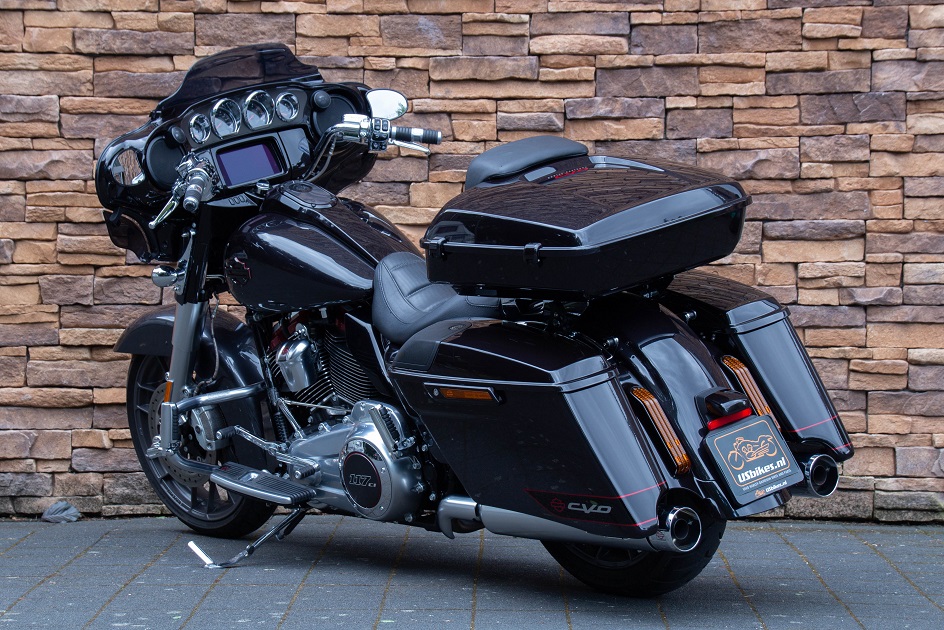 2020 Harley-Davidson FLHXSE CVO Street Glide117 LA