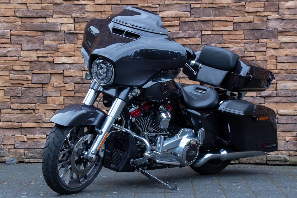 2020 Harley-Davidson FLHXSE CVO Street Glide117 LV