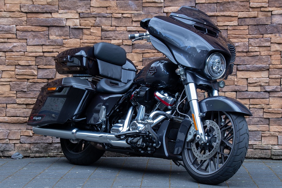 2020 Harley-Davidson FLHXSE CVO Street Glide117 RV