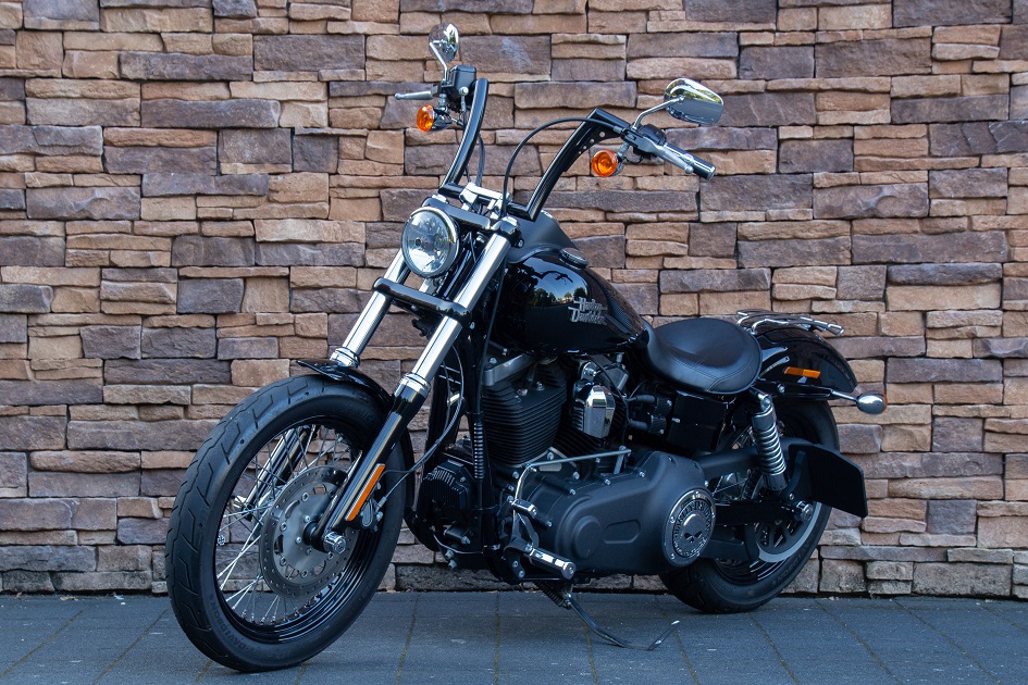 2015 Harley-Davidson FXDB Dyna Street Bob 103 Vance Hines vivid black LV