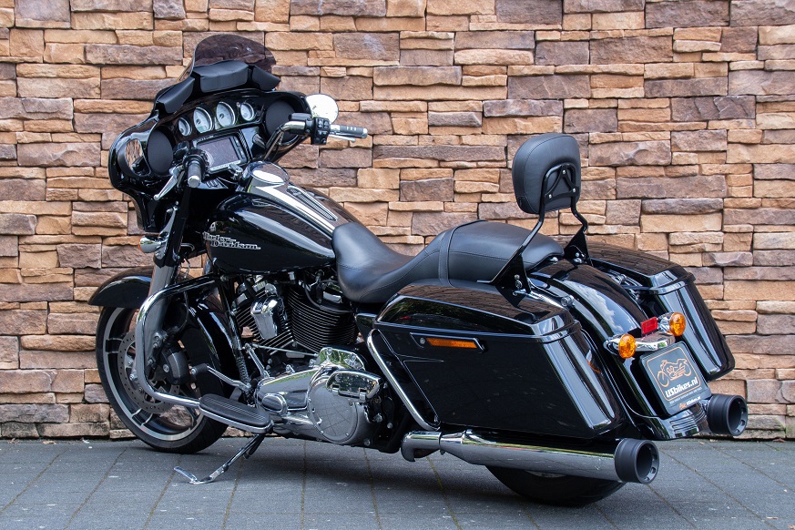 2017 Harley-Davidson FLHXS Street Glide Touring M8 107 LA